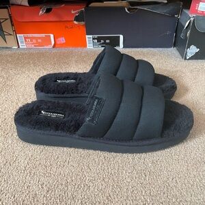 Koolaburra by Ugg Rommie “Black” Indoor/Outdoor Faux Fur Slippers (Mens Size 11)